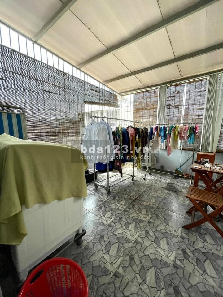 Bán nhà đẹp, khu thương gia, phường 25, Bình Thạnh, 58m2, 4 tầng, 6 phòng ngủ, 4 nhà vệ sinh