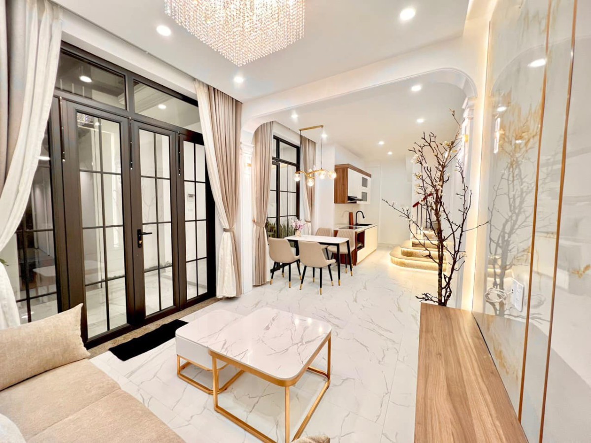 Bán gấp nhà phố Nguyễn Trãi. mặt ngõ ô tô tránh, diện tích 53m2, mặt tiền 4,5m. Chỉ 4.6 tỷ