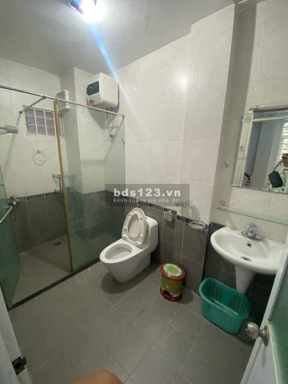 Cho thuê nhà nguyên căn phố LẠc Long quân, Tây Hồ