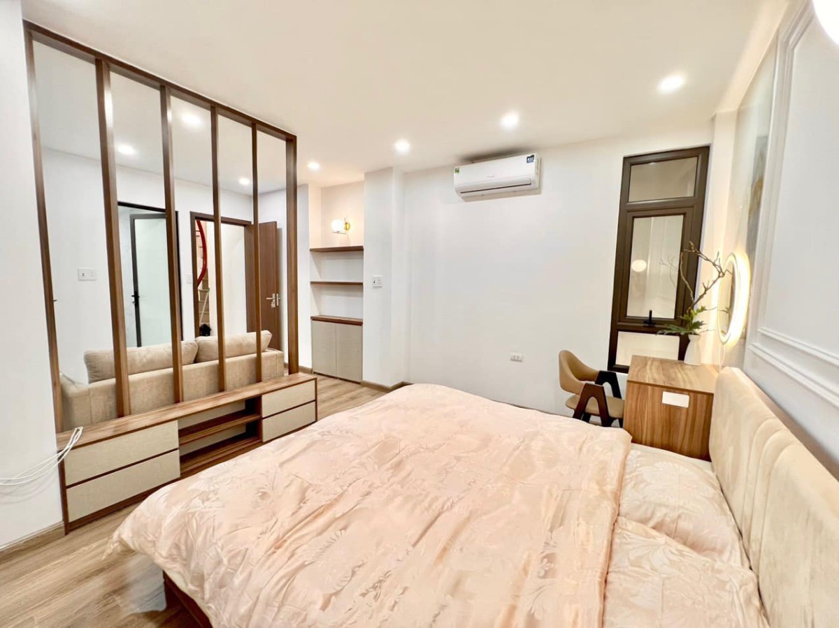 Bán gấp nhà phố Nguyễn Trãi. mặt ngõ ô tô tránh, diện tích 53m2, mặt tiền 4,5m. Chỉ 4.6 tỷ