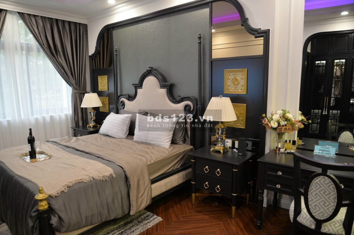 Chính chủ cần bán Shophouse đối diện TT Tp, thích hợp ở và buôn bán