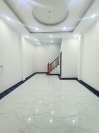 Bán nhà Bạch Mai 40m x 5 tầng ngõ thông giá nhỉnh 5 Tỷ