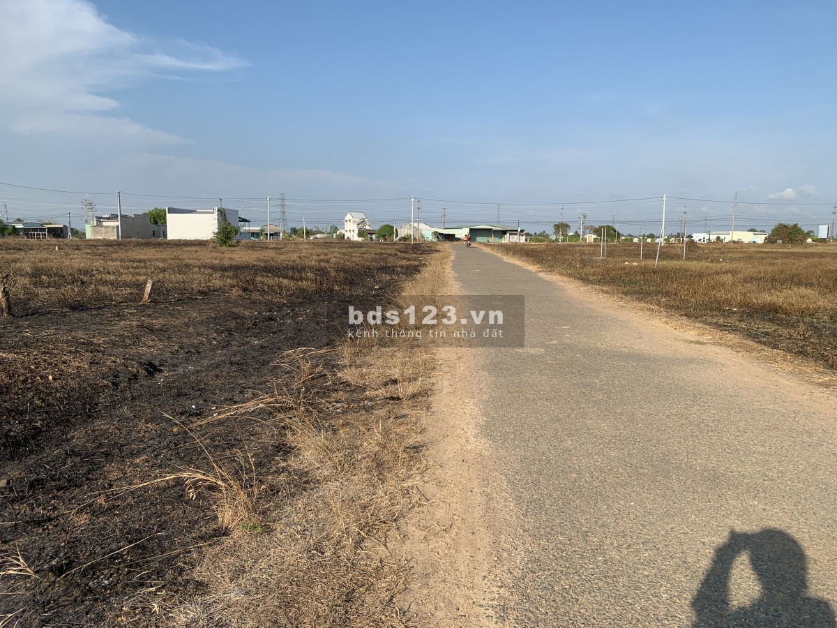 Cần bán đất nền 200m2 tại Mương Mán, Hàm Thuận Nam