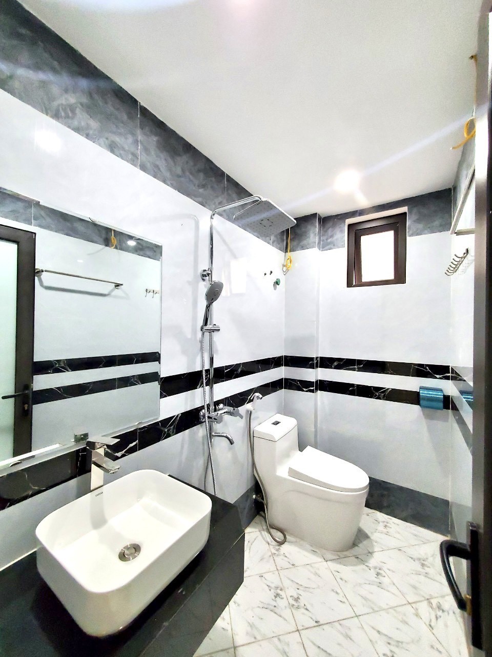 Bán nhà phố Minh Khai, Hai Bà Trưng 39m2 x 5 tầng, Giá 5.55 tỷ.