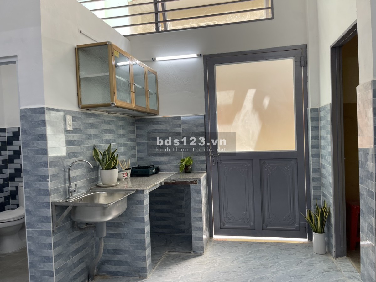 Cho thuê phòng trọ có gác 36m2 lối đi riêng, giờ giấc tự do, Bình Thới, Q11
