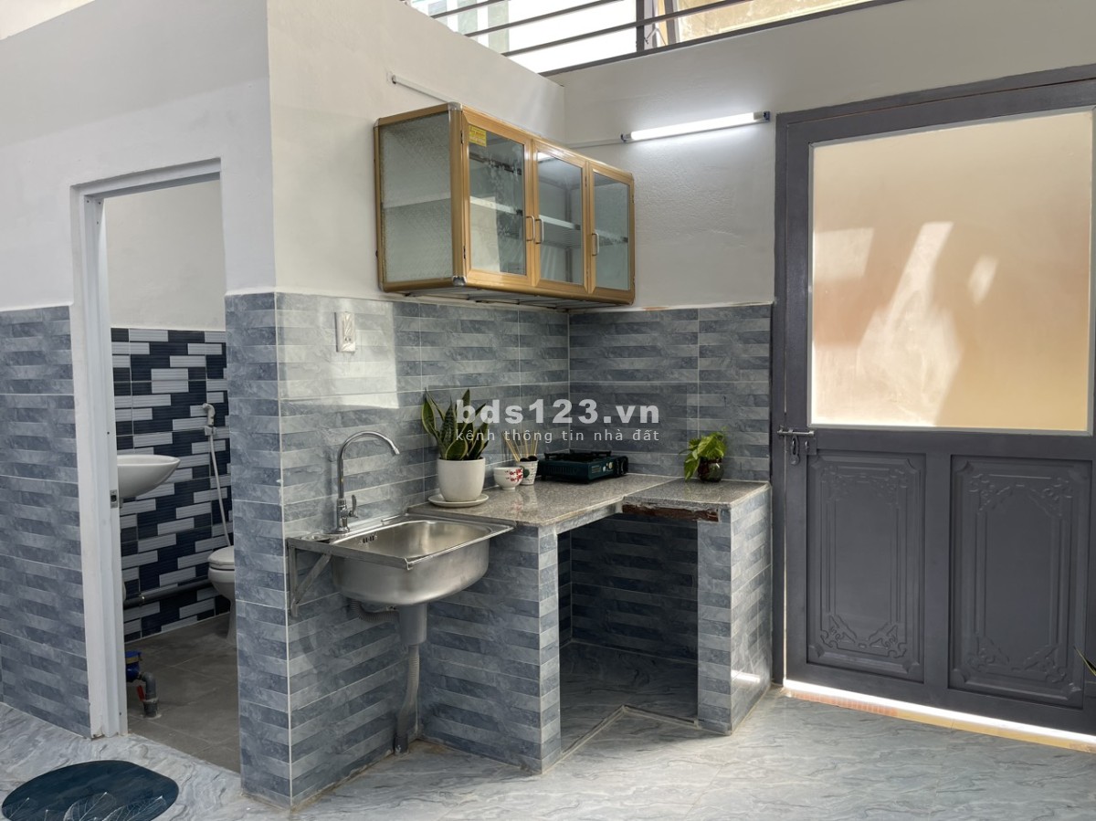 Cho thuê phòng trọ có gác 36m2 lối đi riêng, giờ giấc tự do, Bình Thới, Q11