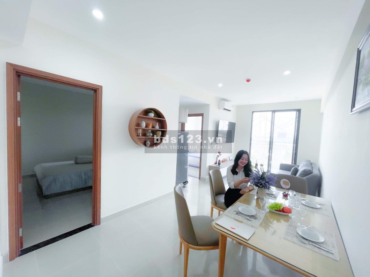 Bán căn hộ 2 phòng ngủ, 2 nhà vệ sinh. Sổ hồng lâu dài