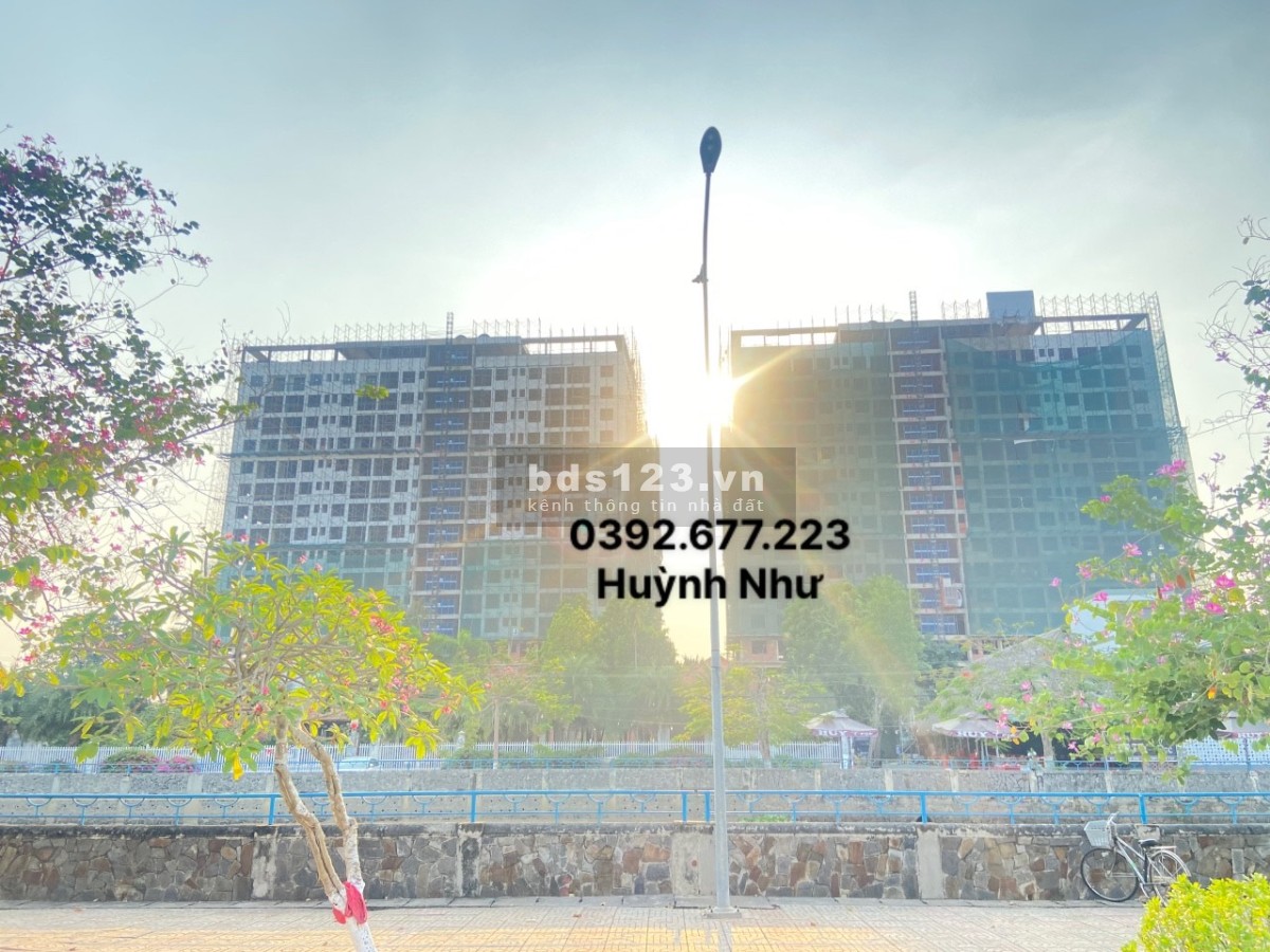Bán căn hộ 2 phòng ngủ, 2 nhà vệ sinh. Sổ hồng lâu dài