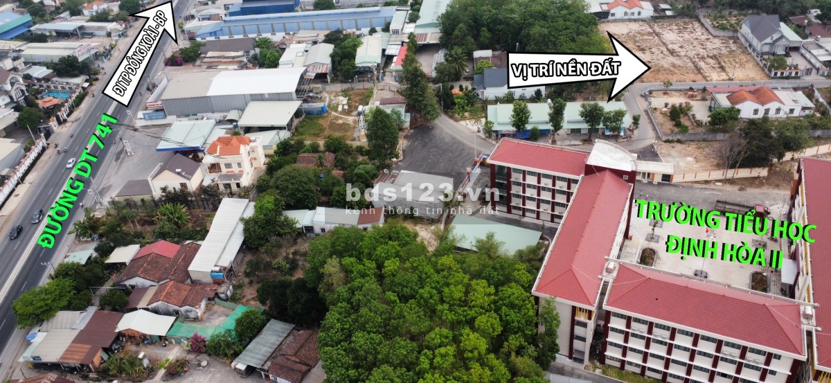 Bán gấp nền đất đối diện trường tiểu học Định Hòa - TP TDM.