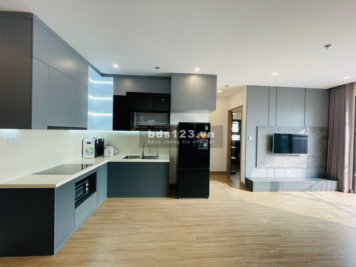 (Mới) bán căn 3 ngủ, nhà mới chưa ở, tầng cao, view bể bơi cực sịn, giá 3.1 tỷ bao phí.