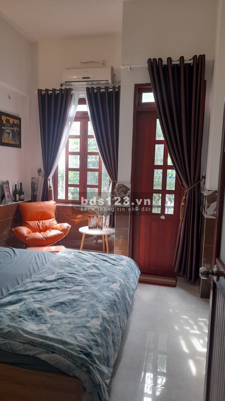 Bán nhà đẹp Nguyễn Trọng Tuyển, P.2 Tân Bình, tổng diện tích sử dụng 121m2, 3 tầng giá 6.5 tỷ.