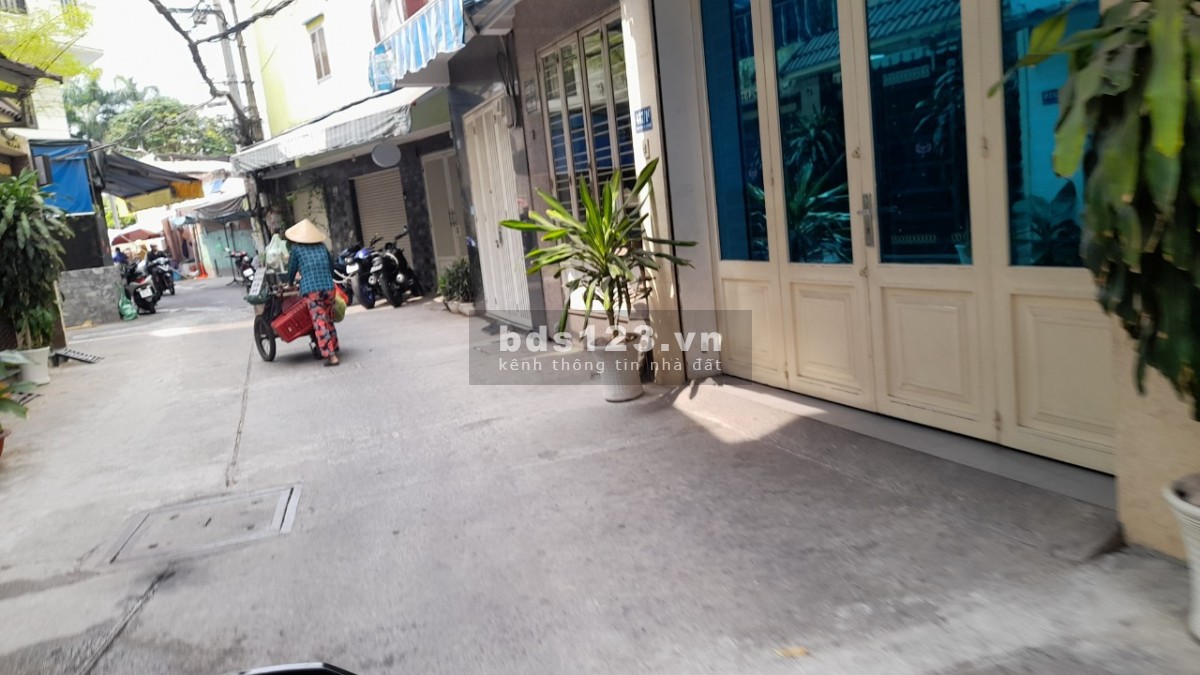 Bán nhà đẹp Nguyễn Trọng Tuyển, P.2 Tân Bình, tổng diện tích sử dụng 121m2, 3 tầng giá 6.5 tỷ.