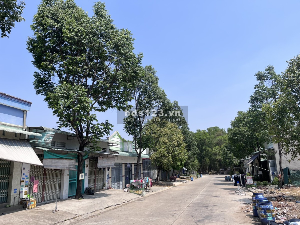Bán nhanh đất 150m2 (5X30m2) dân cư đông sát trường học, đường nhựa lớn