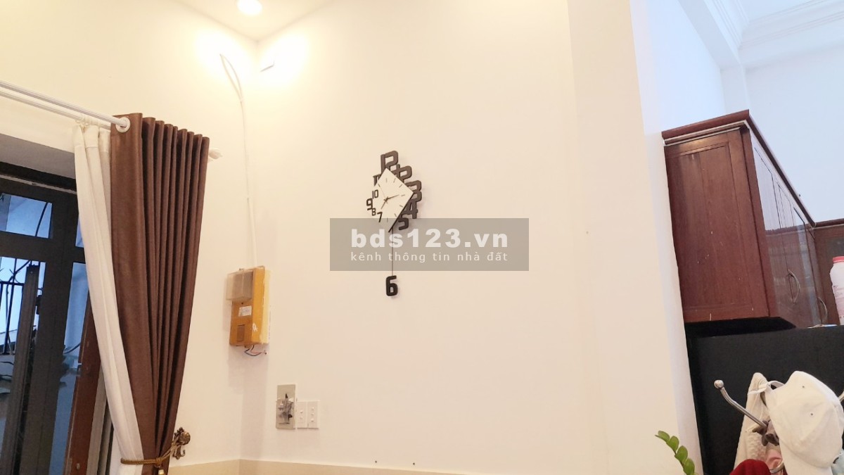 Bán nhà đẹp Nguyễn Trọng Tuyển, P.2 Tân Bình, tổng diện tích sử dụng 121m2, 3 tầng giá 6.5 tỷ.