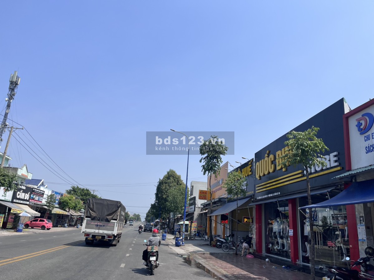 Bán nhanh đất 150m2 (5X30m2) dân cư đông sát trường học, đường nhựa lớn