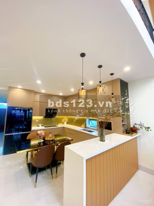 Bán nhà riêng phố Đỗ Đức Dục, Nam Từ Liêm. DT 38m² MT 4 m, 3.6 tỷ, ô tô, kinh doanh.