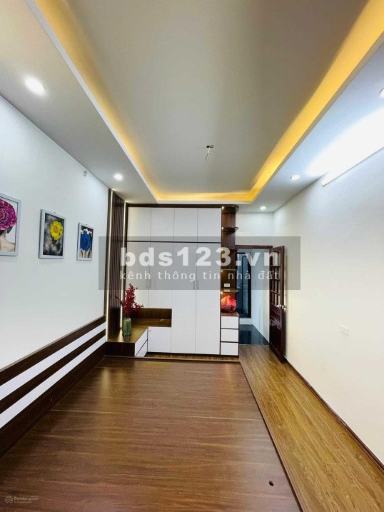 Đỉnh! Bán nhà riêng phố Đỗ Đức Dục, Nam Từ Liêm. DT 38m² MT 4 m, 3.5 tỷ, ô tô, kinh doanh.