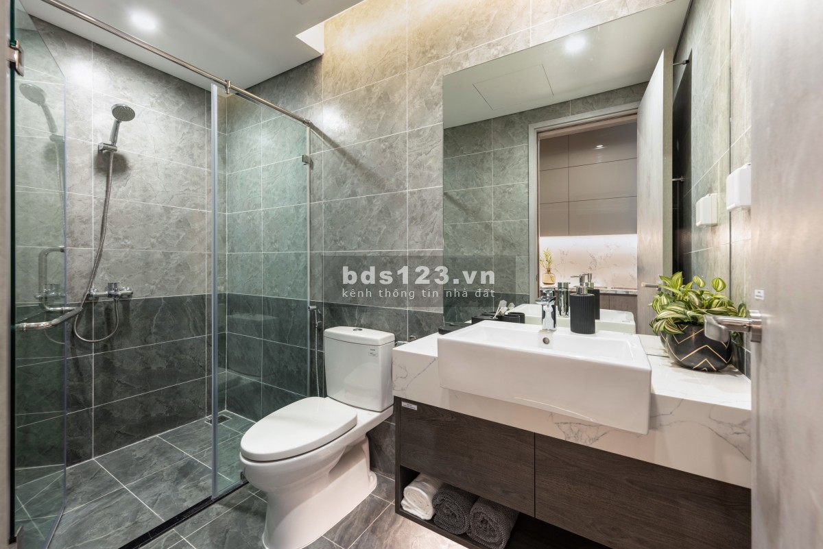 Bán căn hộ dự án Vinhomes Ocean Park, 2PN + 2WC, DT 73.7m², giá 2.5 tỷ