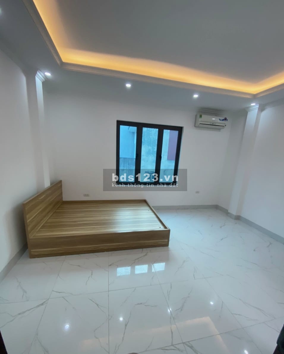 Bán nhà ở ngay - 2 Thoáng - Hàng xóm làng Việt Kiều Châu Âu - 30M x 5 tầng - Chỉ 3.3 Tỷ.
