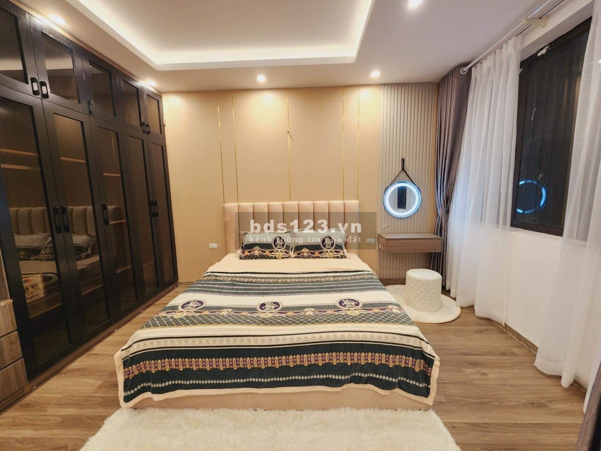 Bán nhà phố Phúc Tân, Hoàn Kiếm DT 35m2x2,5 tầng SĐCC giá chỉ 1,9 tỷ
