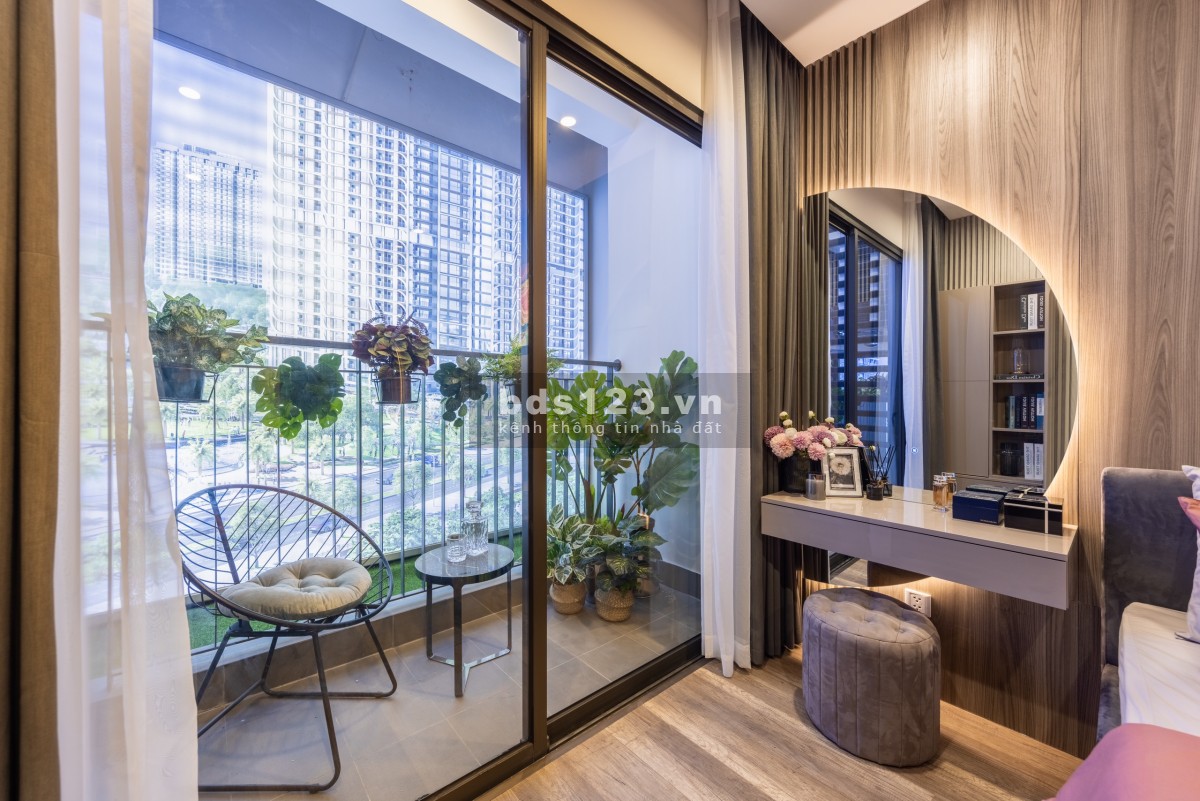Bán căn hộ dự án Vinhomes Ocean Park, 2PN + 2WC, DT 73.7m², giá 2.5 tỷ