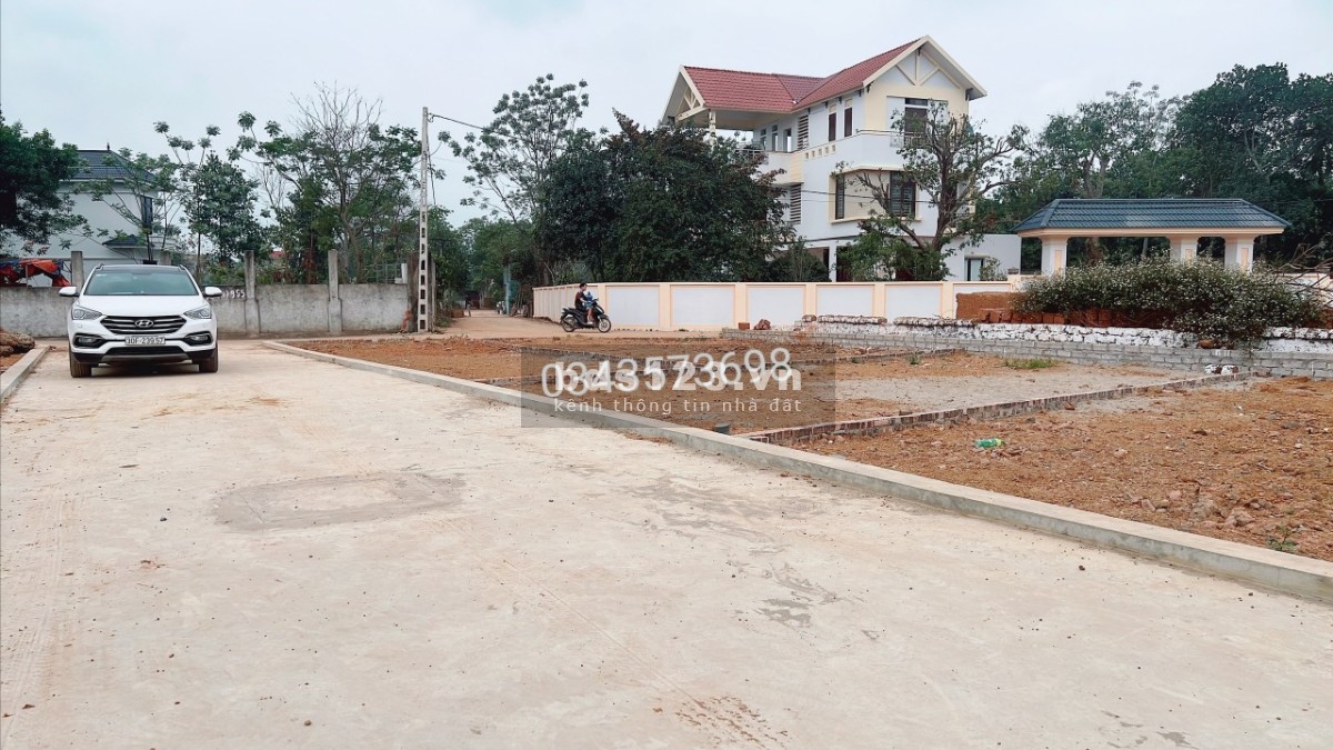 Bán đất lô góc DT 61m², gần Đại học FPT, oto tránh, sẵn sổ, giá 990 triệu