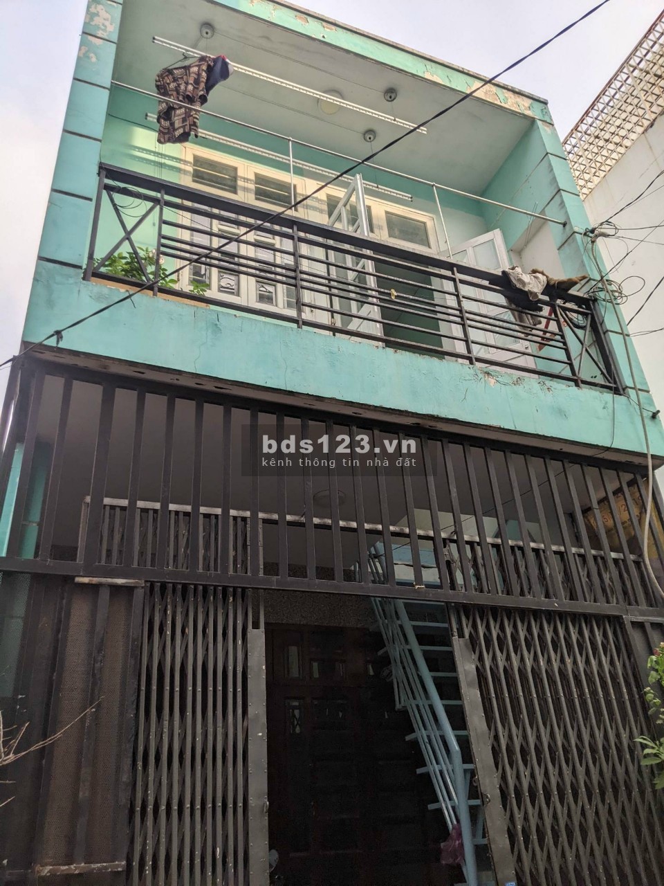 Bán nhà Quận Bình Tân. Giá 4.5 tỷ TL. 1 trệt 1 lầu, 5 PN. DT 4x16m