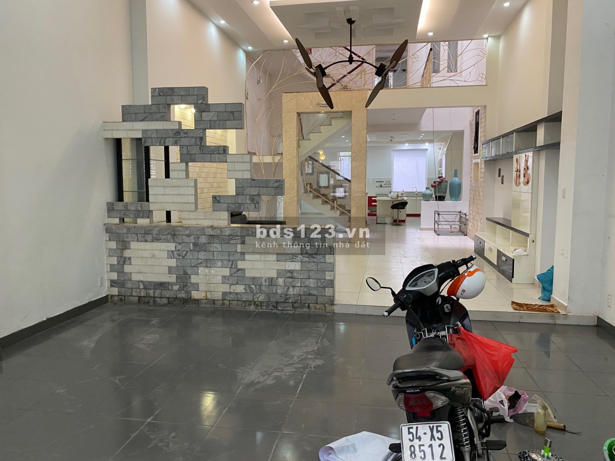 Cho thuê nhà nguyên căn 7 x 22 đường Số 5 - Đường Lý Phục Man, Bình Thuận, Quận 7.
