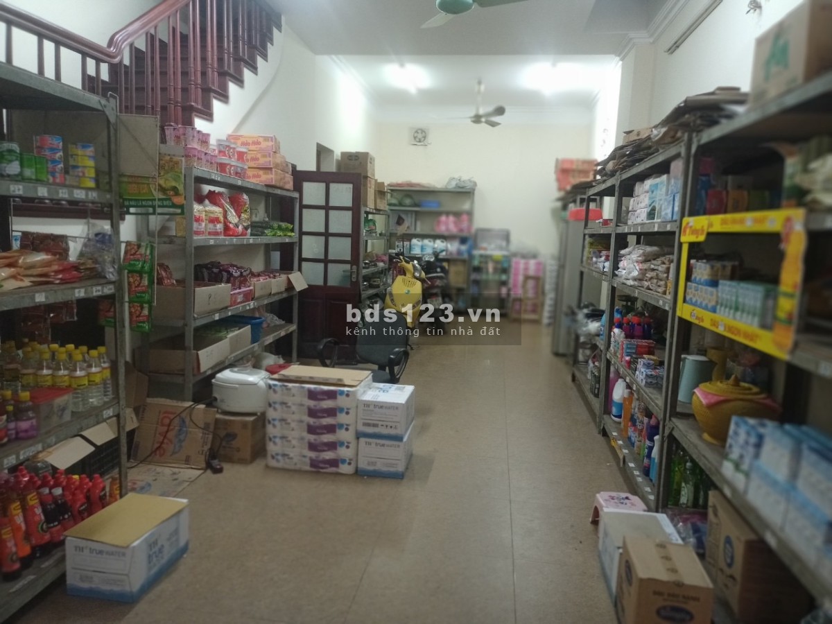 Bán nhà riêng trên đường Lạc Long Quân, Tây Hồ