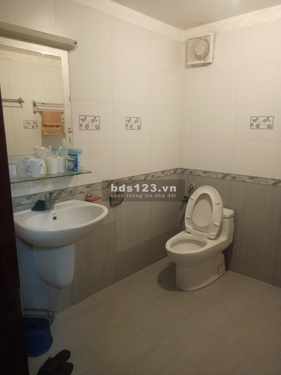 Bán nhà riêng trên đường Lạc Long Quân, Tây Hồ