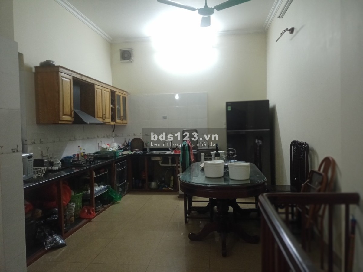 Bán nhà riêng trên đường Lạc Long Quân, Tây Hồ