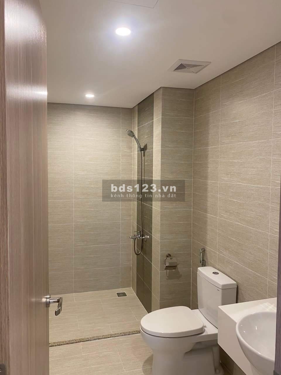 Chủ nhà định cư nước ngoài nhượng lại CH Imperia 64m2_giá 2.6 tỷ