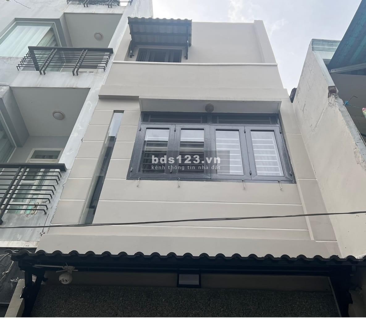 Chính chủ cần bán gấp nhà Lê Văn Sỹ, Q3, 4 tầng, 4PN, đang cho thuê 15tr, 38m2, 6.8 tỷ