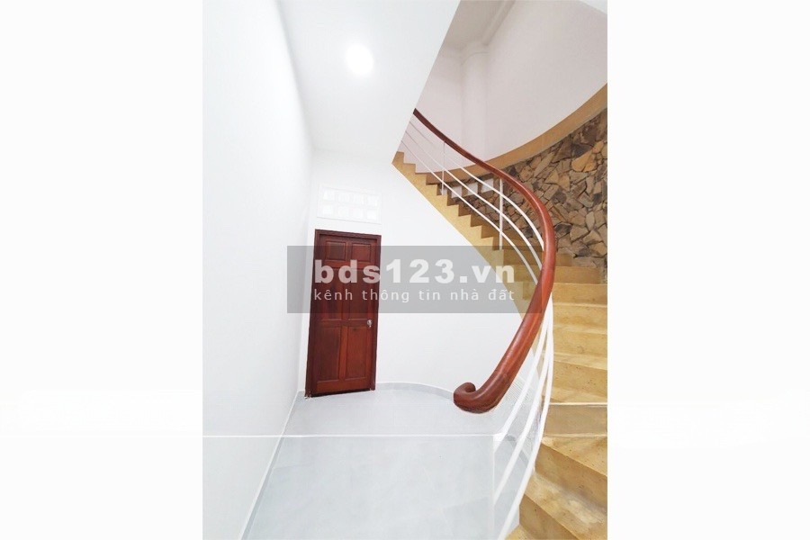 Chủ nhà kẹt tiền cần bán gấp bán lỗ vốn hơn 600tr giá còn 3tỷ2 nhà ở Phan Đăng Lưu, Phú Nhuận