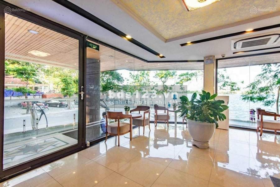 Bán biệt thự đẳng cấp, ô tô vào nhà, hiếm và đẹp đường Hoàng Quốc Việt