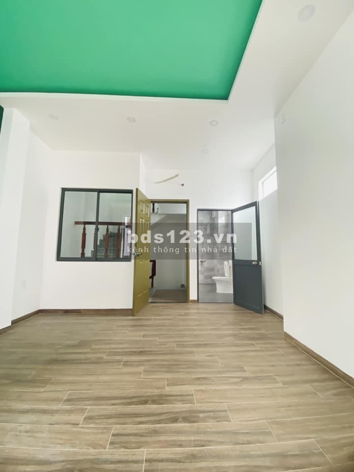Chủ cần bán gấp nhà đẹp gần mặt tiền Bà Hạt, Q10, hẻm thông, 5 tầng, 3PN, 40m2, 9.2 tỷ.