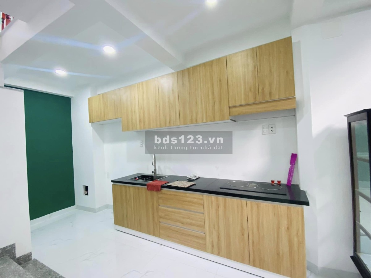 Chủ cần bán gấp nhà đẹp gần mặt tiền Bà Hạt, Q10, hẻm thông, 5 tầng, 3PN, 40m2, 9.2 tỷ.
