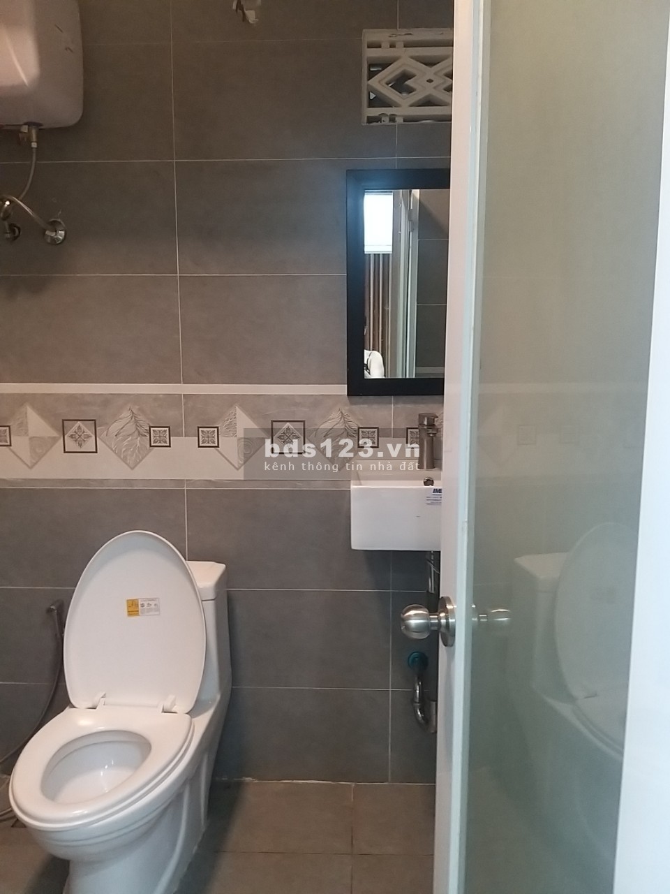 Bán gấp căn hộ 64m2 tầng 3 C/C Hưng Vượng Q7