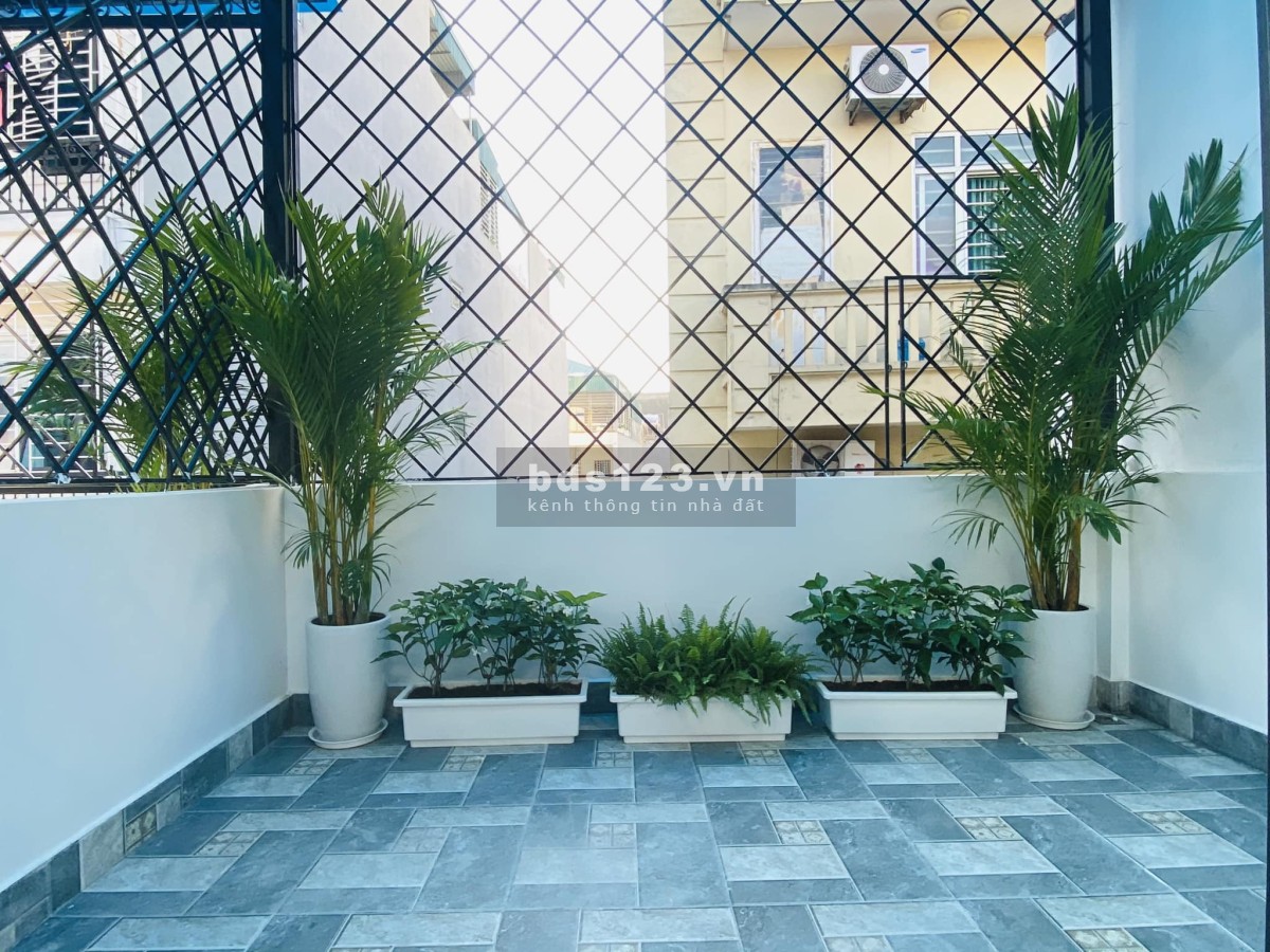 Bán nhà riêng, nhà đẹp, thang máy, gara ô tô, ngõ thông, hàng xóm KĐT Mỗ Lao