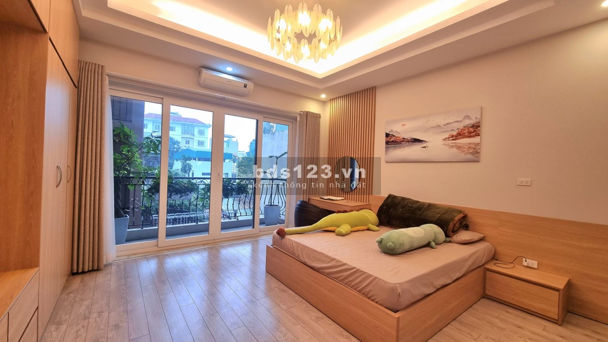 Nhà đẹp mặt phố Dương Đình Nghệ Cầu Giấy trường học tiện ích bãi xe, 55m2x4T, MT 6m, 6.5tỷ