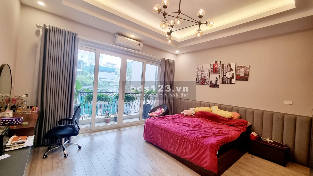 Nhà đẹp mặt phố Dương Đình Nghệ Cầu Giấy trường học tiện ích bãi xe, 55m2x4T, MT 6m, 6.5tỷ