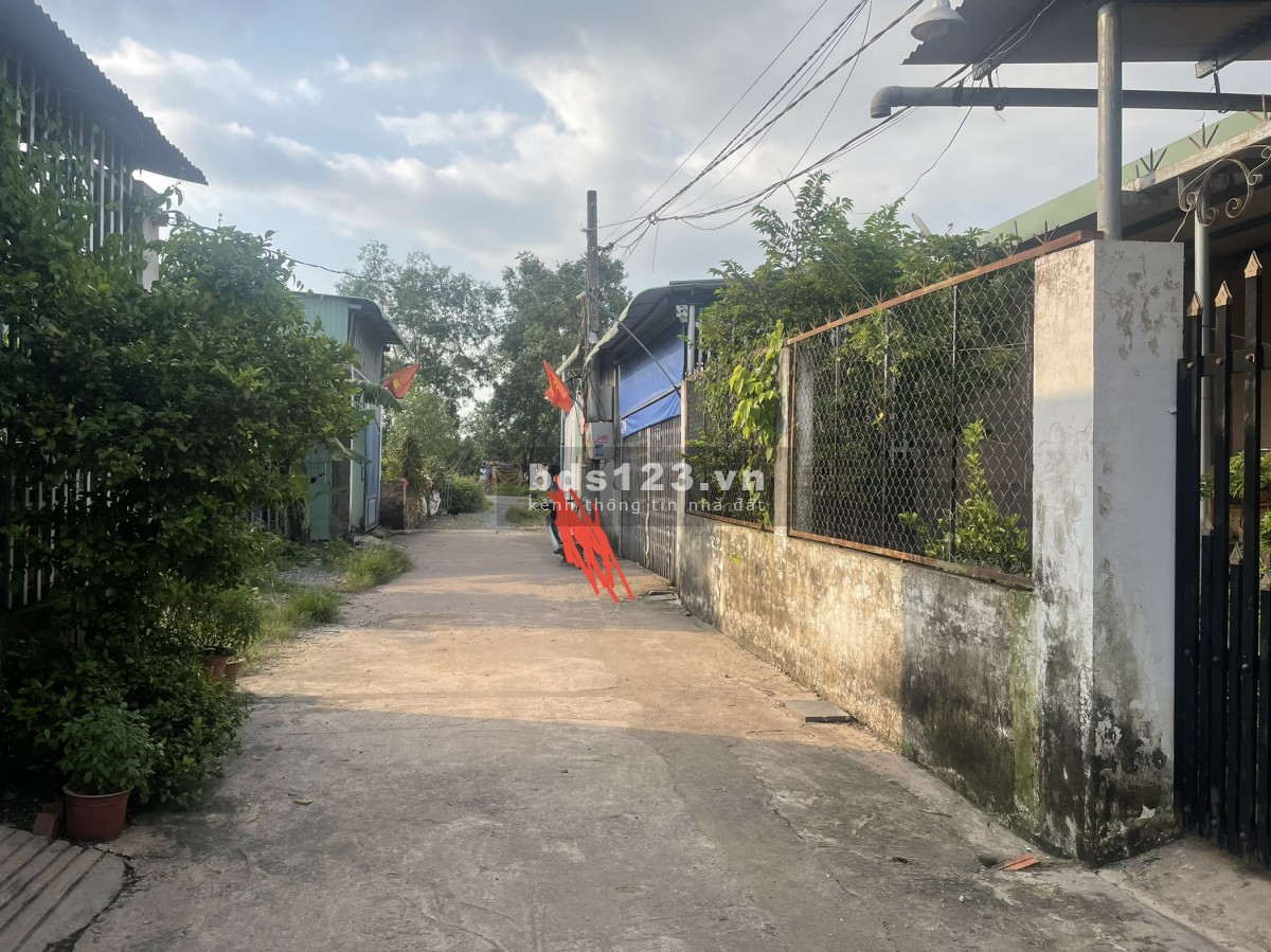 Chính chủ cần bán lô đất đẹp tại phường Long Bình