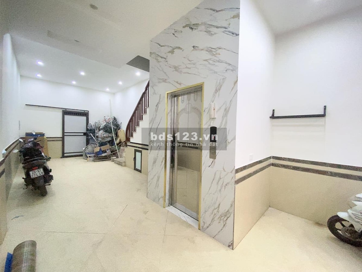 Bán nhà Chính Kinh Thanh Xuân 8 tầng 10.5 tỷ