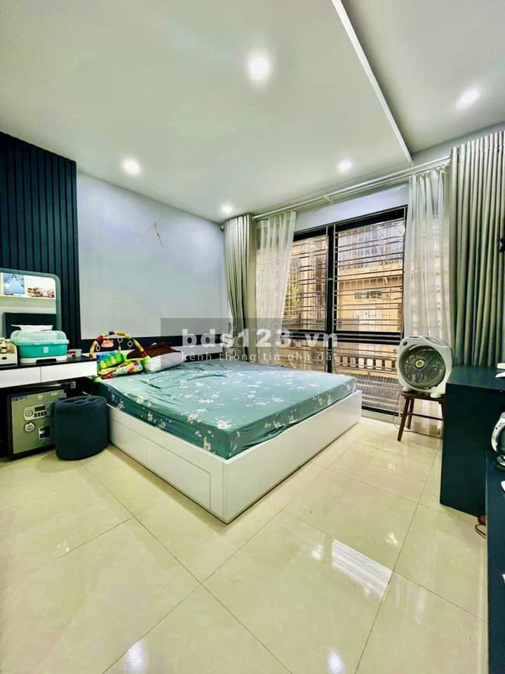 Bán Nhà đẹp Nghi Tàm TÂY HỒ ở siêu sướng 55m giá 6 tỷ.