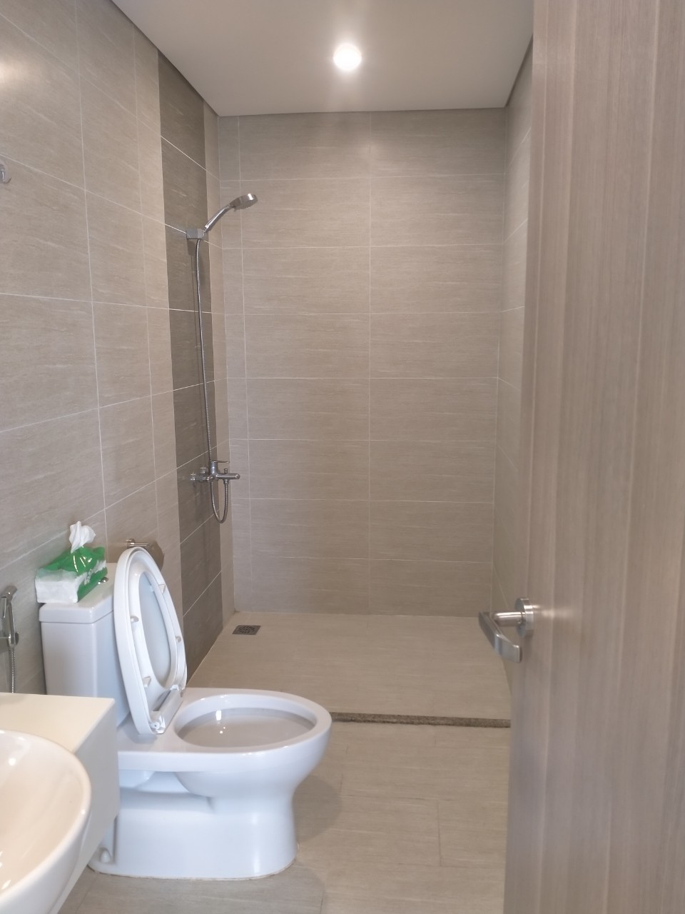 Cho thuê 3N full đồ, dt 82m2 Vinhomes Smart City