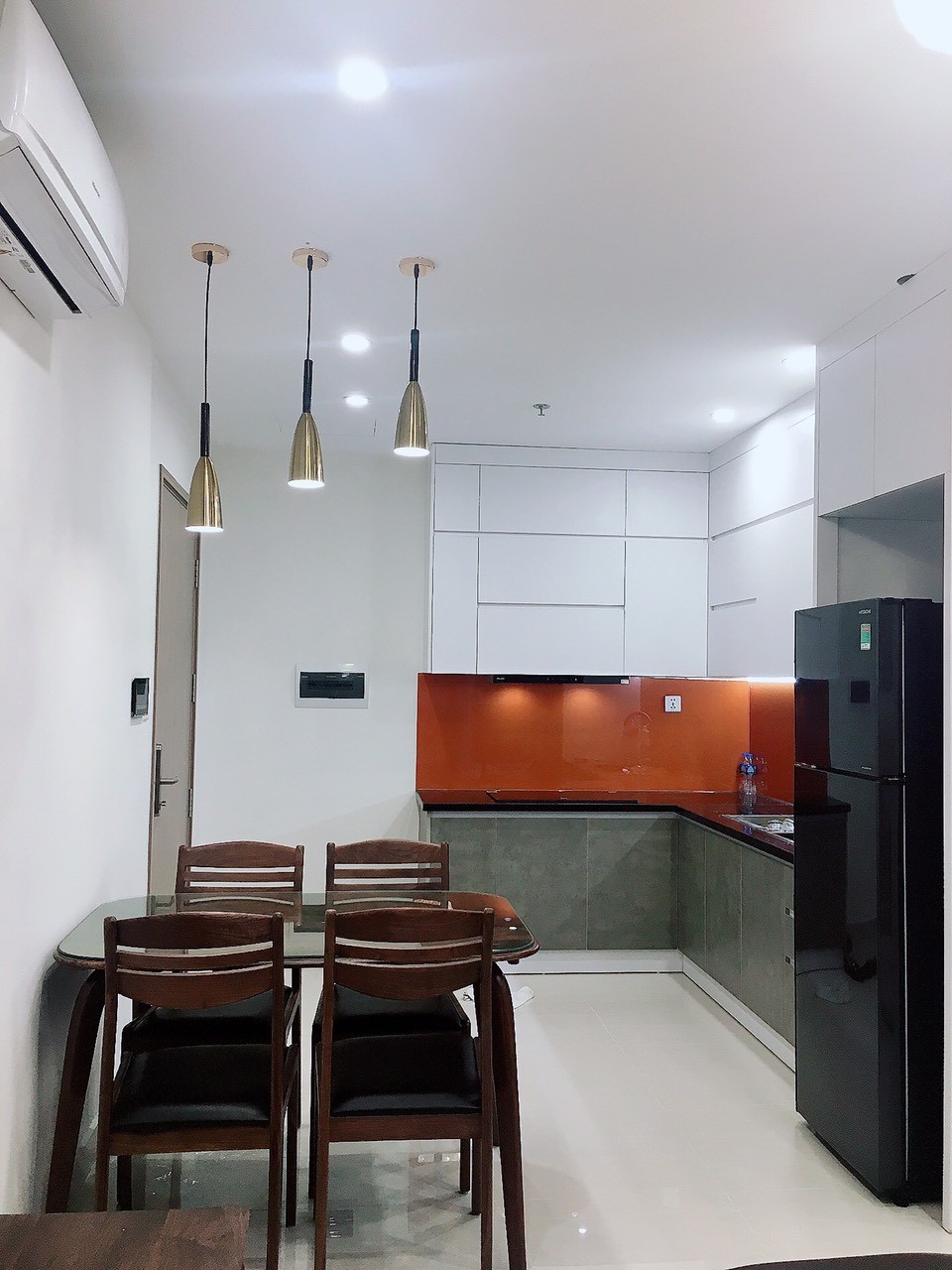 Cho thuê căn hộ 2pn + 2wc full đồ siêu nét tại Vinhomes Smart City