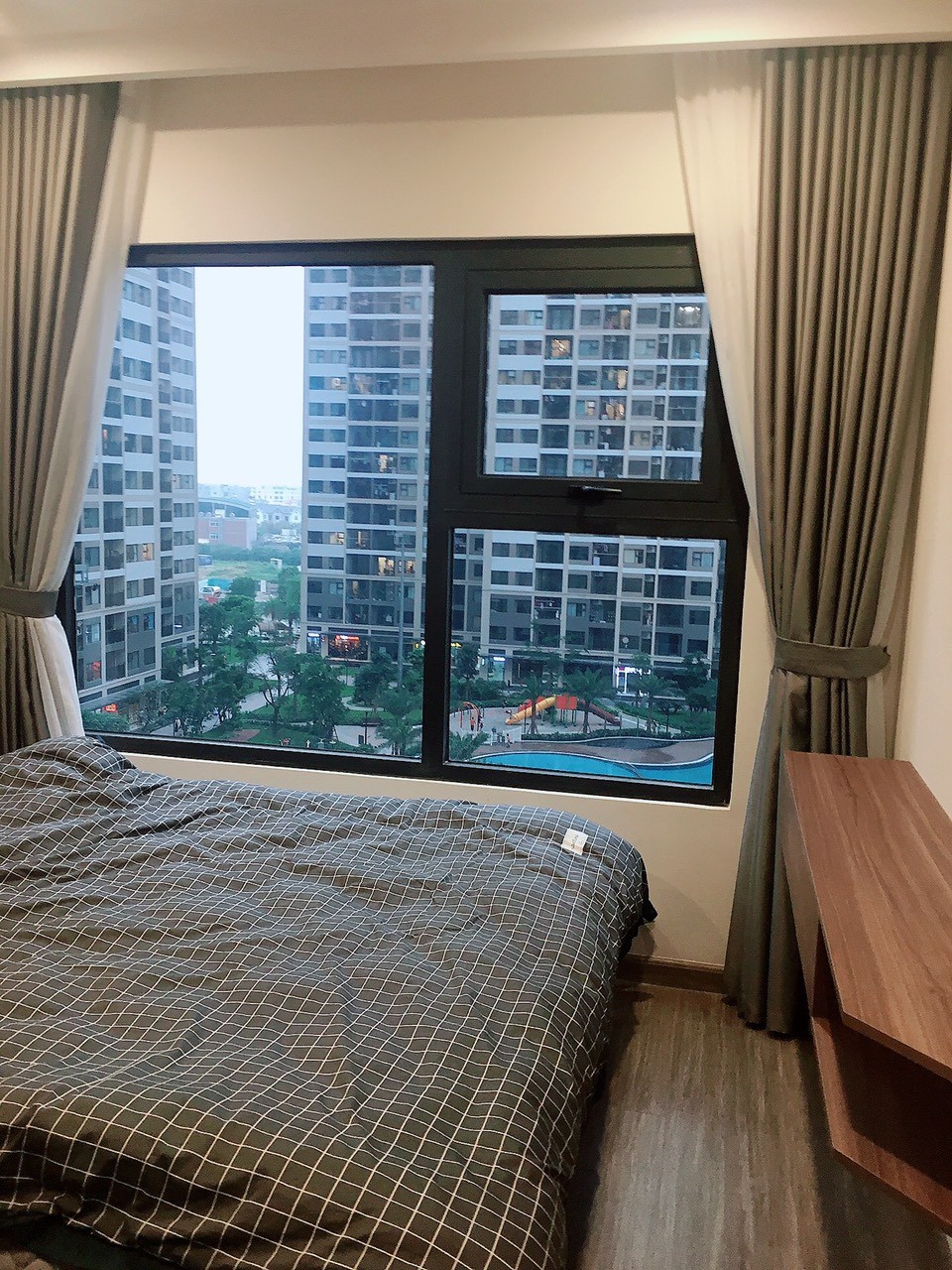 Cho thuê căn hộ 2pn + 2wc full đồ siêu nét tại Vinhomes Smart City