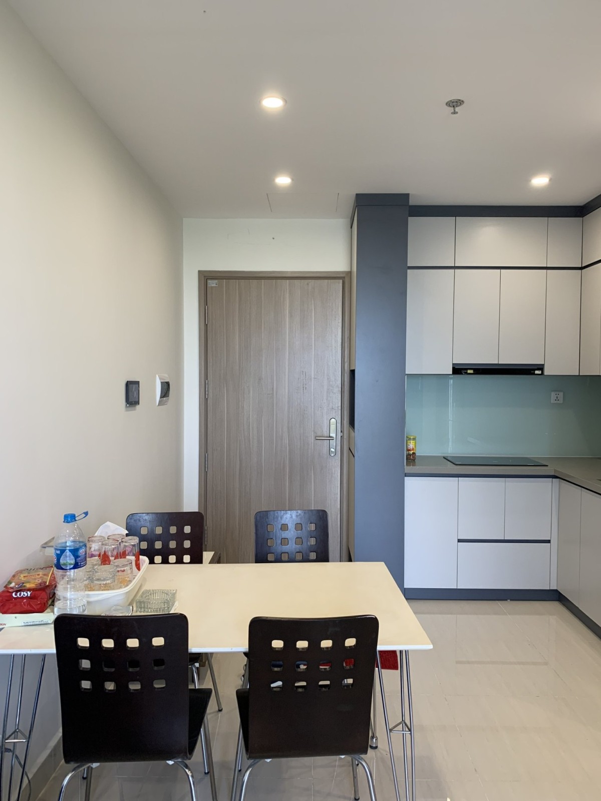 Cho thuê 1N + full đồ dt 43m2 Vinhomes Smart City