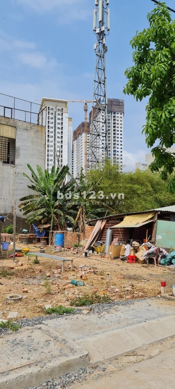 Bán đất nền sổ đỏ , 100% thổ cư, liền kề Vinhomes Grand Park. giá chỉ 51 triệu /m2