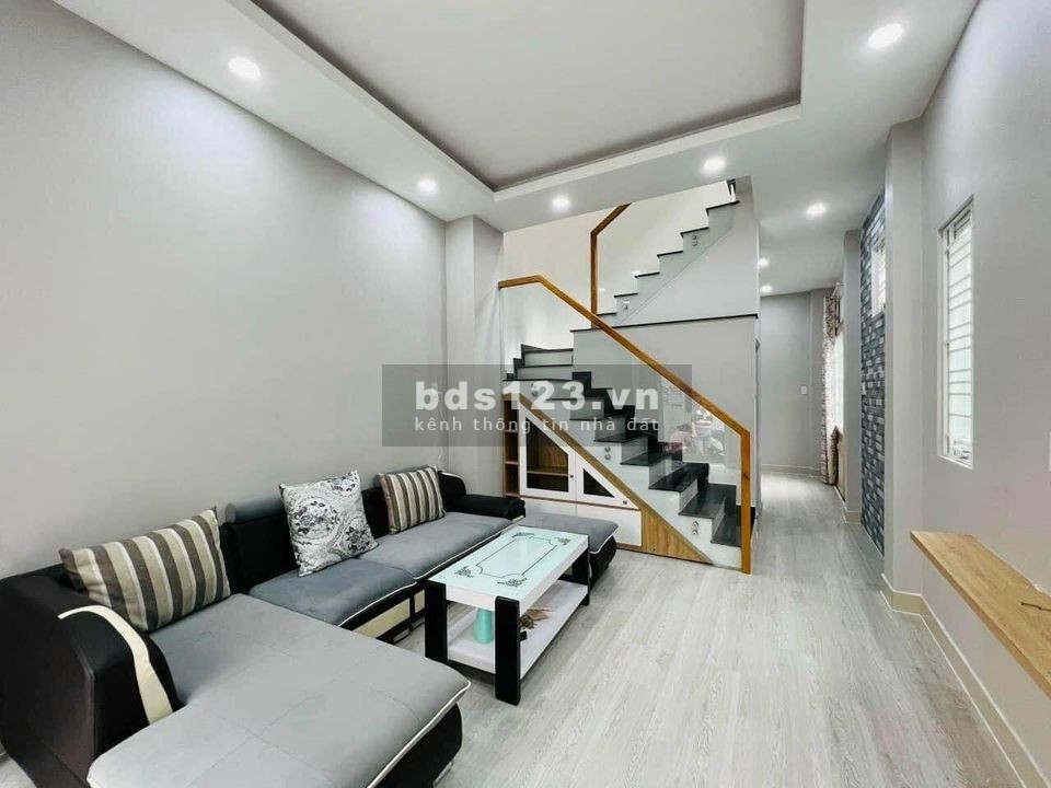 Nhà mới ở ngay, full nội thất, giá bán nhanh 5.x tỷ
